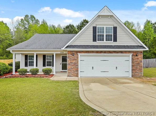 1355 Vandenberg Dr, Fayetteville, NC 28312