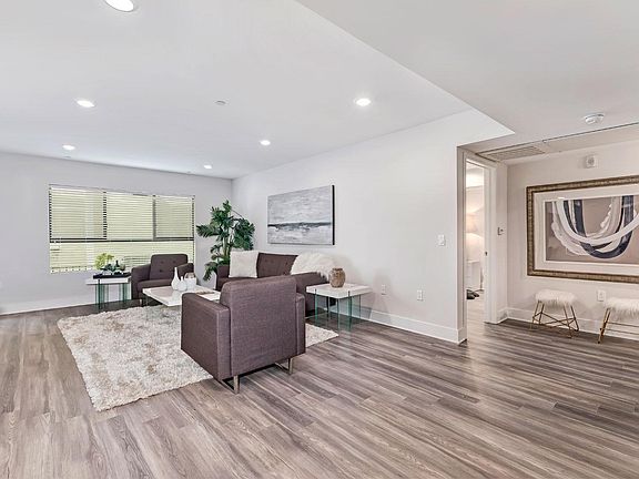 2nd image of 5030 Rosewood Ave #304