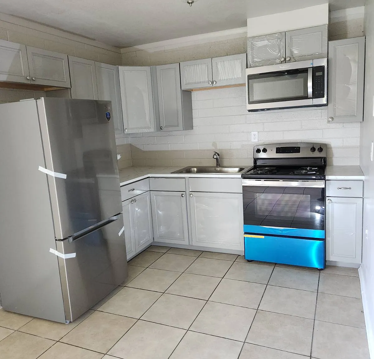 2 bed, 700 sqft, $1,200 — Photo 2