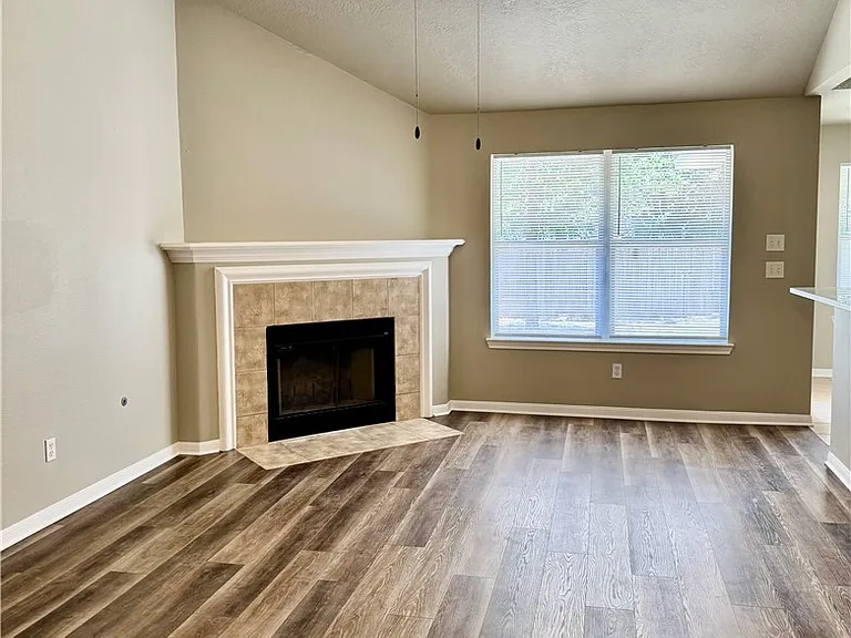 3702 Meadow View Dr — Photo 7