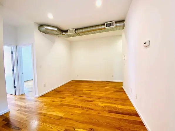 85 Rockaway Avenue image 13 of 14