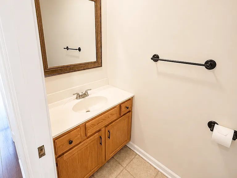 50 Carriage House Dr — Photo 7
