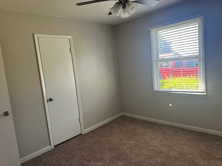 133 Sonja Dr — Photo 10