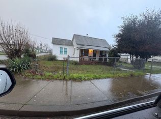 105 N 7th St, Creswell, OR 97426