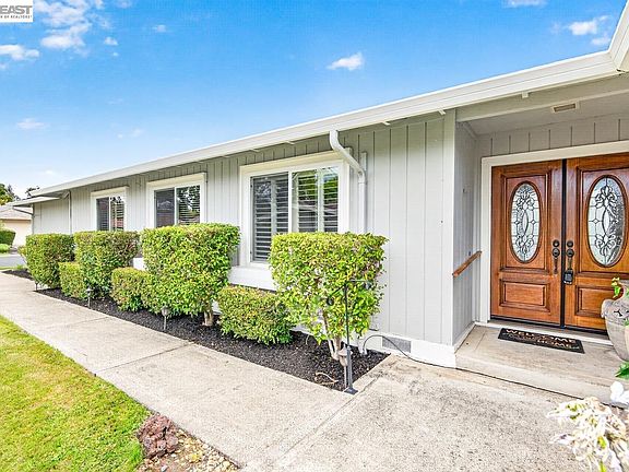 5th image of 551 Rolling Hills Ln