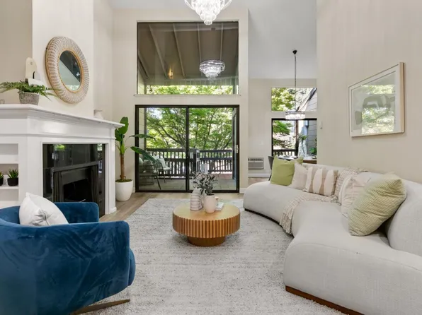 1963 Rock St APT 24, Mountain View, CA 94043