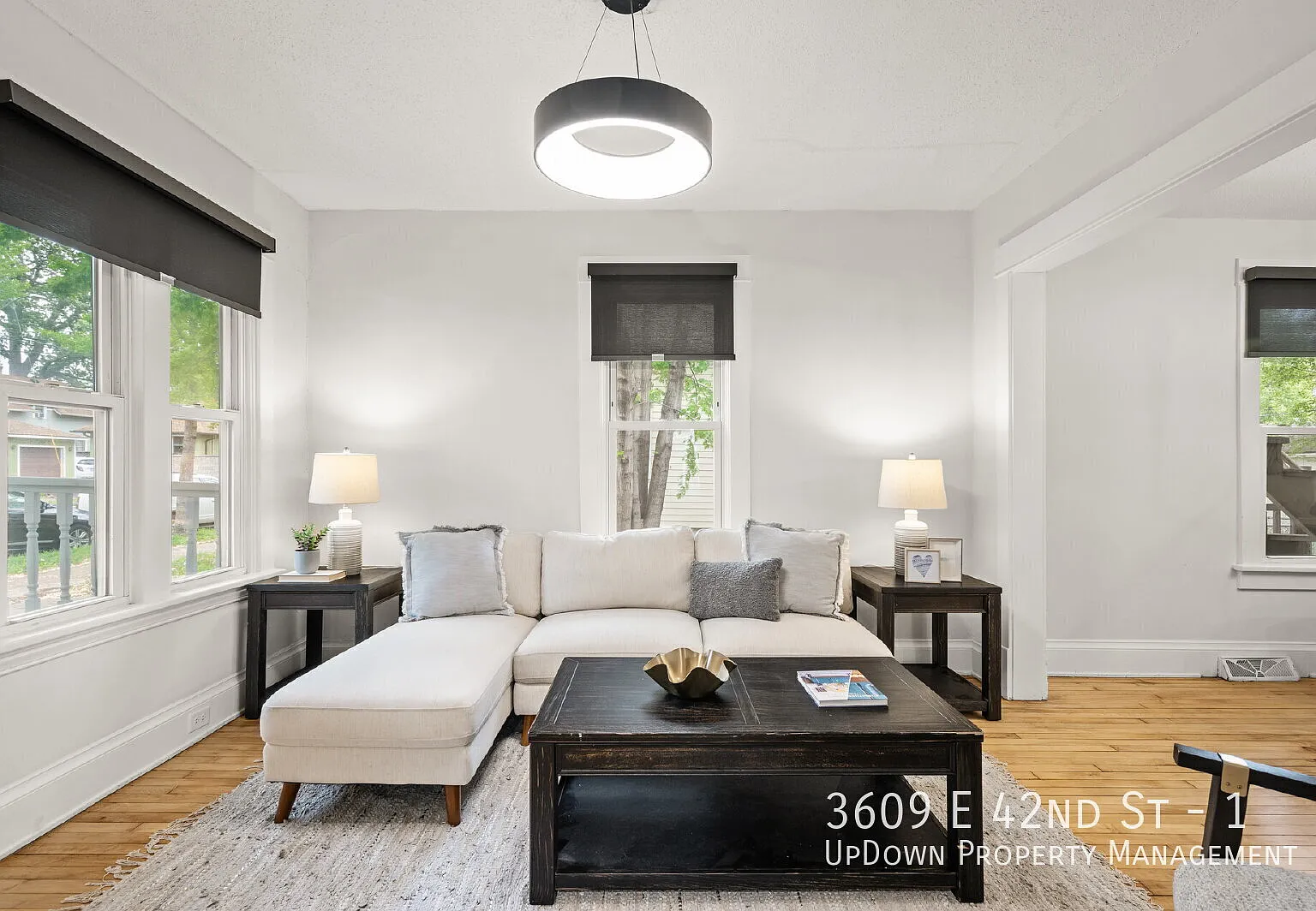 "Charming 2-Bedroom Duplex Retreat in Minneapolis - Cozy 750 sq ft Space Awaits!" — Photo 1