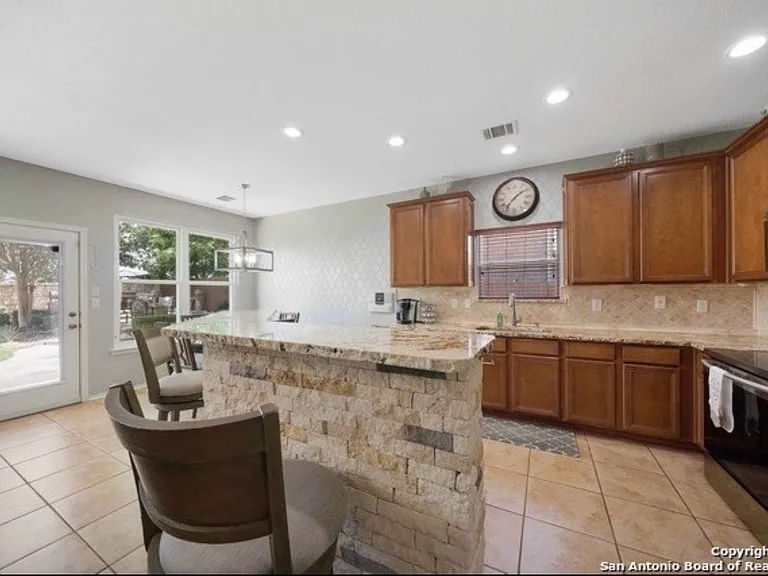 10415 Shire Country — Photo 10