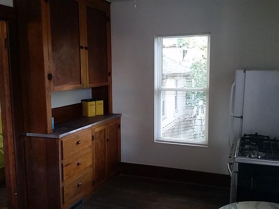 5th image of 59 N Sherman St