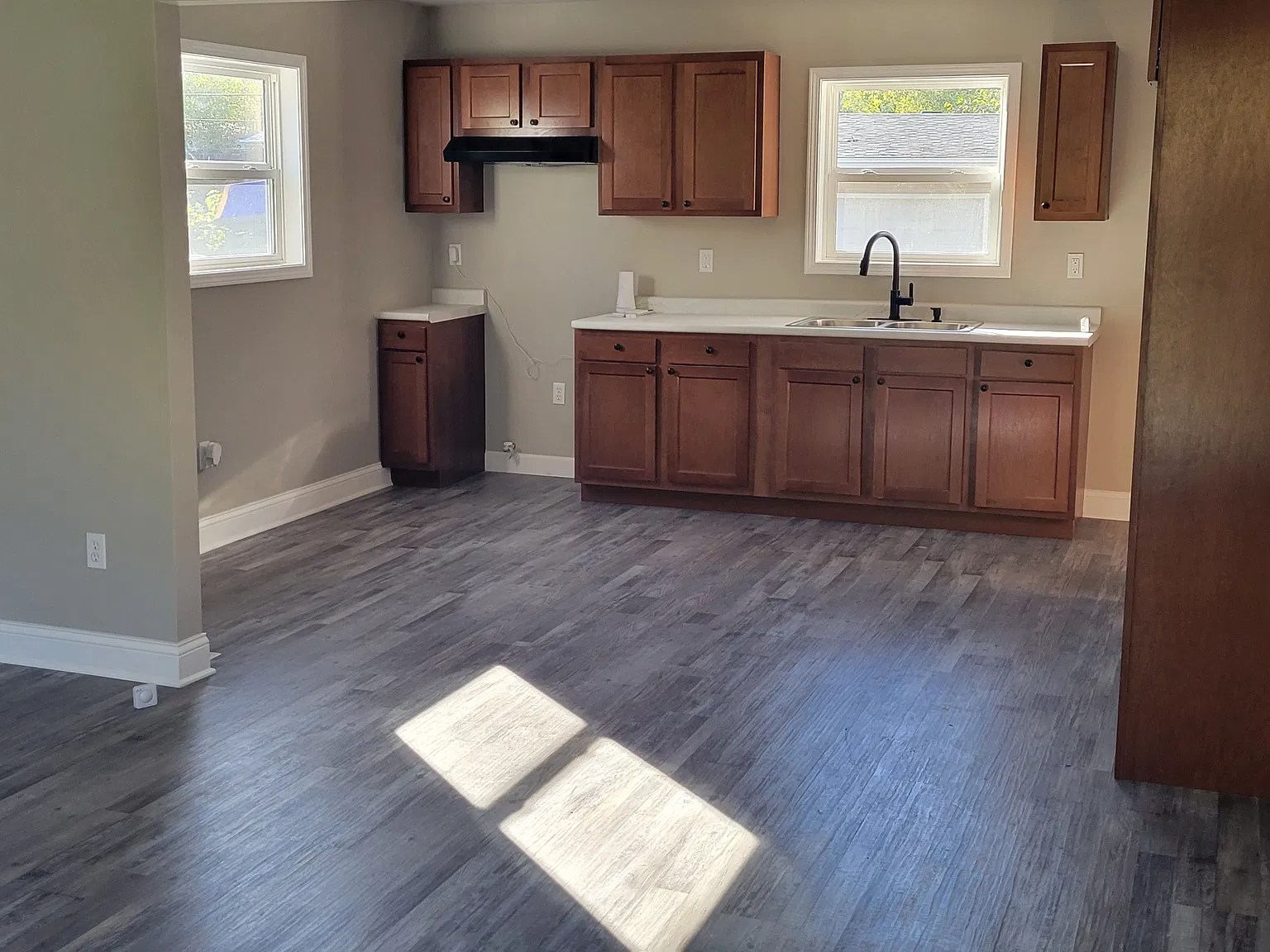 2106 East 223rd Street - 2106 East 223rd Street — Photo 3