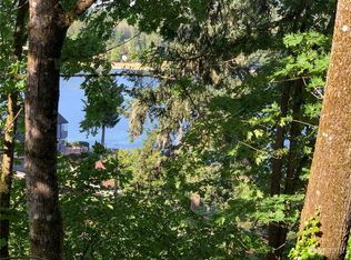 32 Xx Circle Dr, Bremerton, WA 98312
