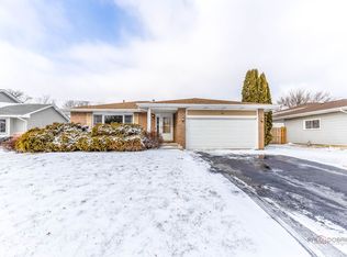 1716 Red Bud Rd, Bolingbrook, IL 60490