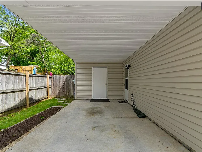 737 Chapelgate Dr — Photo 25