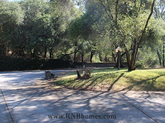 5th image of 677 Hoppe Ln