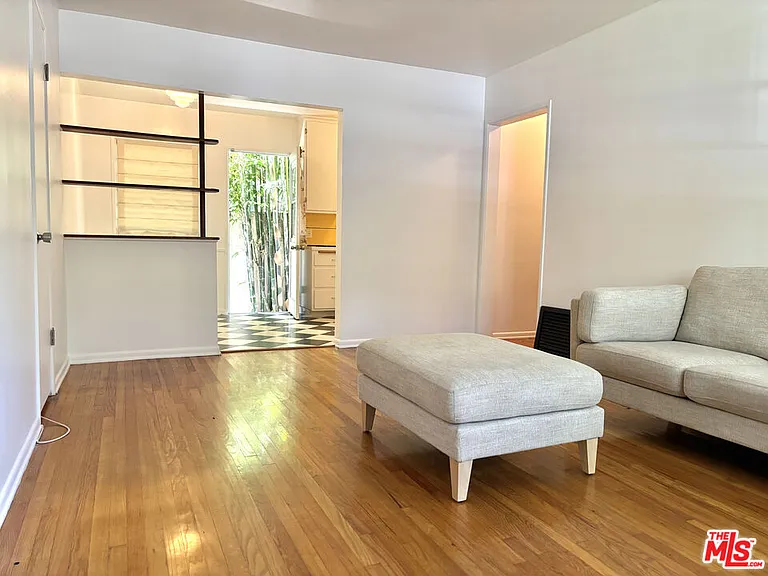 1325 Washington Ave #B — Photo 3