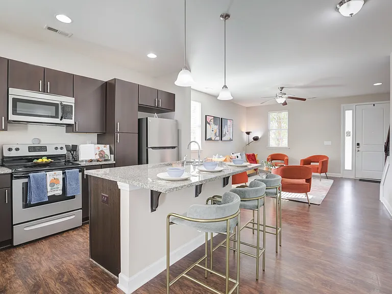 Charleston Row Townhomes — Photo 4