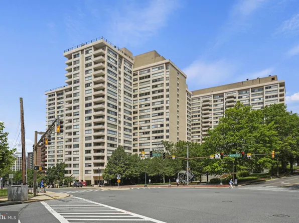 4515 Willard Ave APT 2415S, Chevy Chase, MD 20815