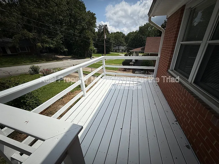 828 Circle Dr — Photo 10