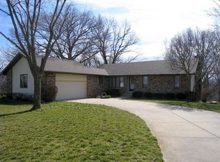 1816 Yoachum Dr, Nixa, MO 65714
