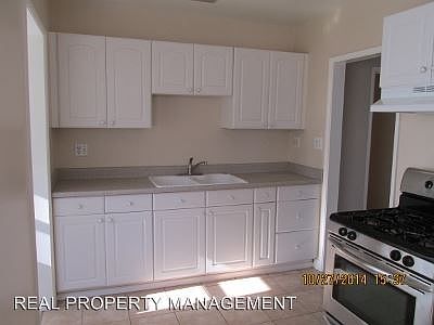 3rd image of 317 S Clementine St