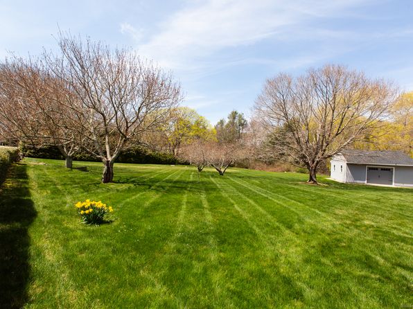 78 Mary Hall Rd, Pawcatuck, CT 06379