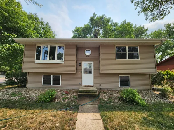 1521 E Hanson Ave, Mitchell, SD 57301