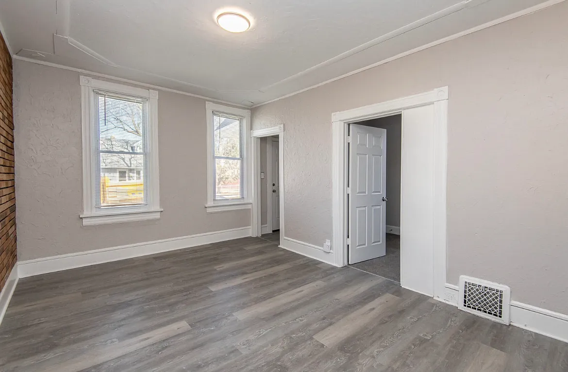 Building Photo - 2313 E Morgan Ave #1