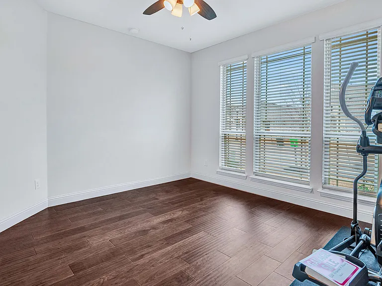 1228 Arrowwood Dr — Photo 4
