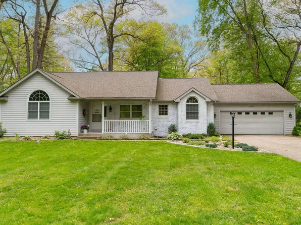 50605 Mohawk Dr, Granger, IN 46530