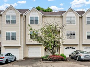 2390 State St APT 6E, Hamden, CT 06517