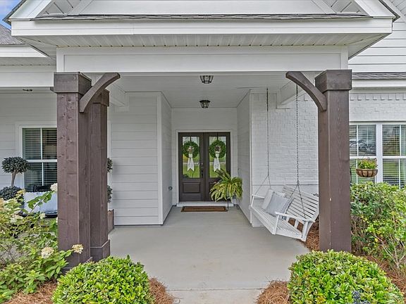 4th image of 601 Charleston Mills Dr