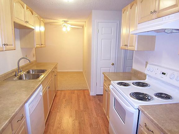 2nd image of 2228 NE 197th Pl #3