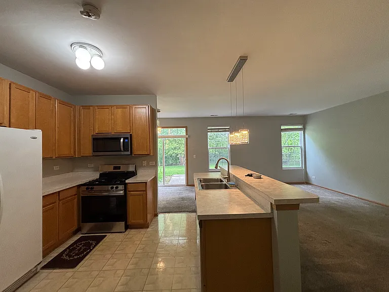 2633 Williamsburg Dr — Photo 6