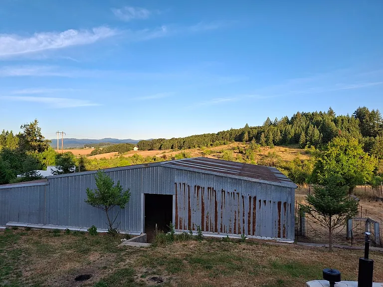 4500 NW McLoughlin Dr — Photo 13