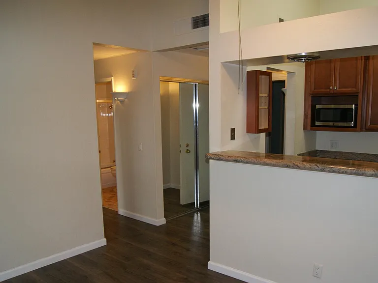 340 N Civic Dr #312 — Photo 6