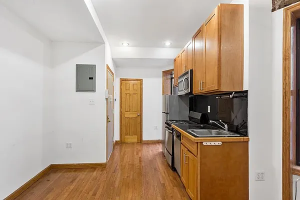 Rented by Compass | media 11