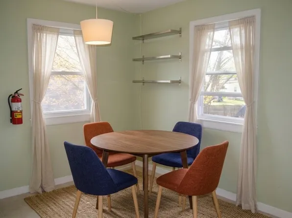 78 Woodlawn Rd APT B, Burlington, VT 05408