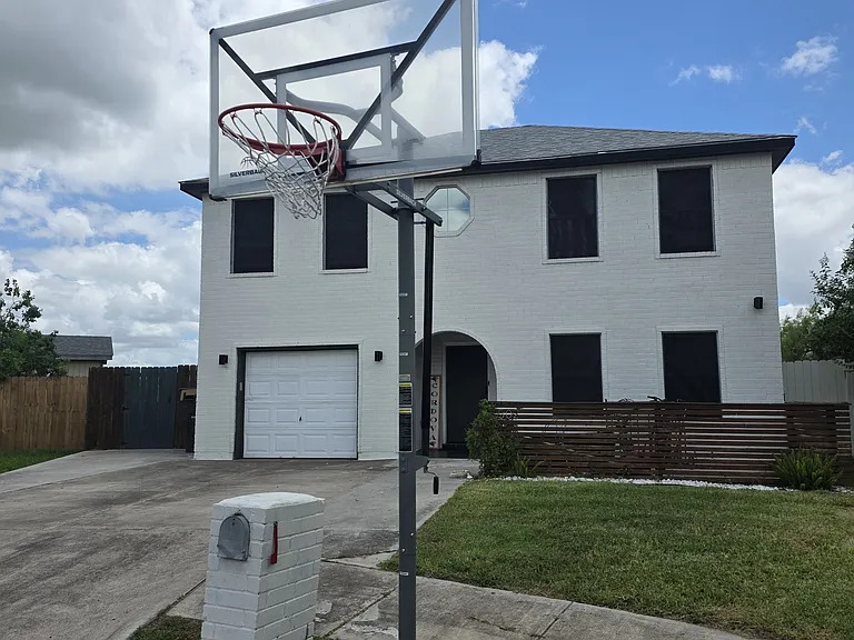 502 Chapote Ave — Photo 2