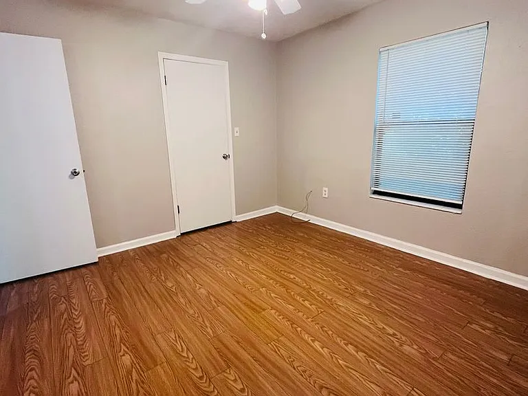 581 Holyoke Ct — Photo 9