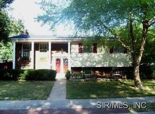 1927 Monticello Pl, Edwardsville, IL 62025