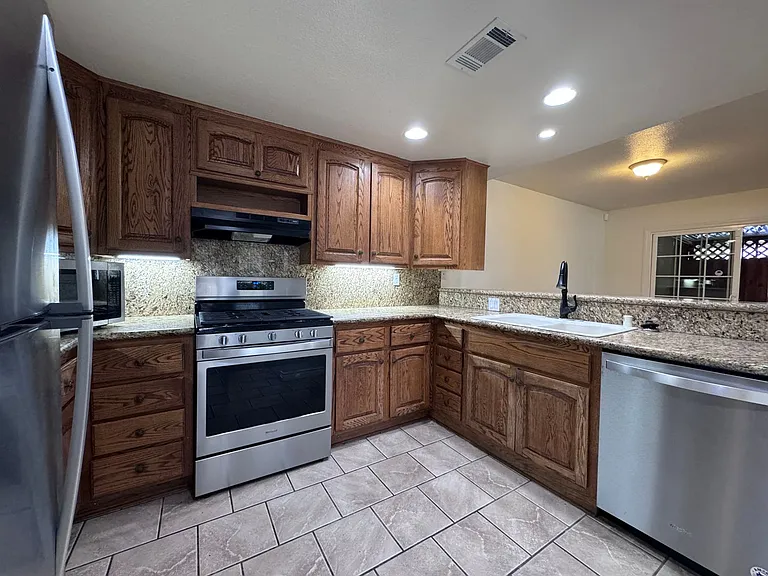 612 S Santa Fe St #1 — Photo 5