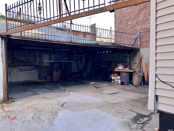 3rd image of 4223 Judge St