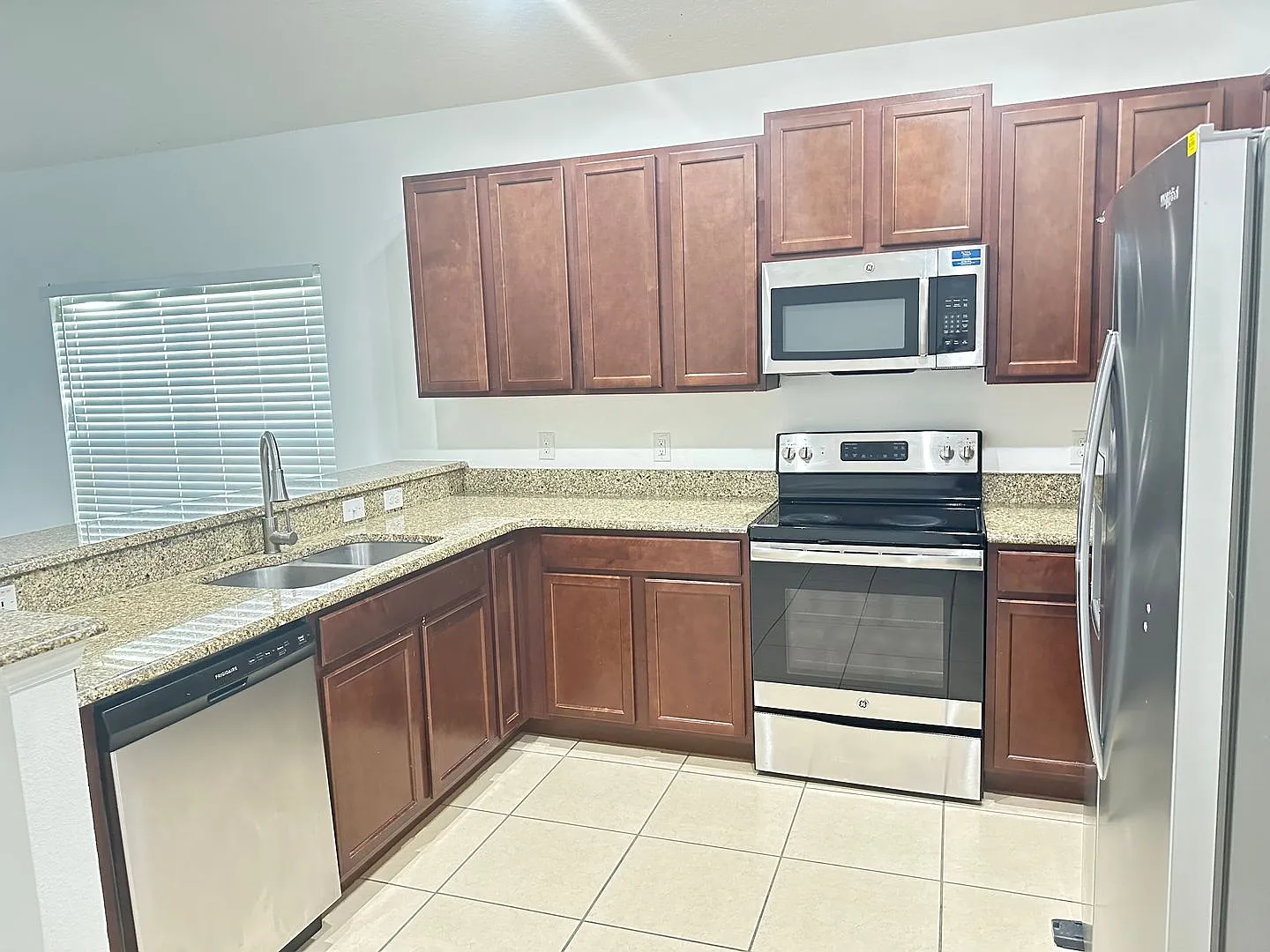 4 Bedroom 2 Bath Single Family Home 1927 Sq.Ft for rent at 477 Kestrel Dr. Groveland, FL. 34736. — Photo 4
