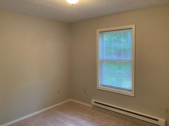 5th image of 146 Tannenbaum Way