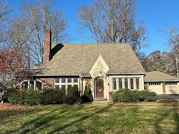 402 Kessler Boulevard East Dr, Indianapolis, IN 46220