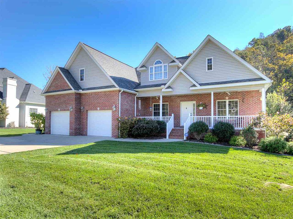 1st image of 26 Brookstone Dr