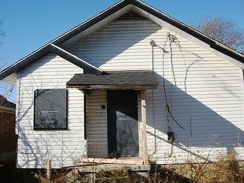 2nd image of 110 Huron Ave