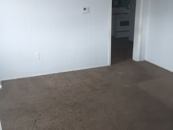 4th image of 171 E 3rd St