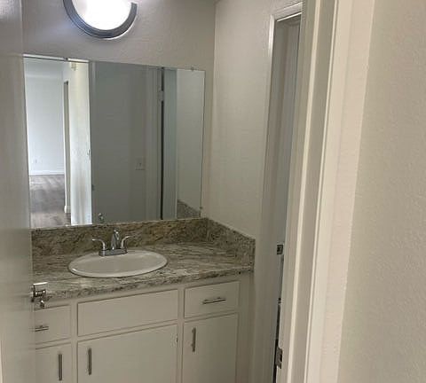 5th image of 855 N Bayshore Rd W #304