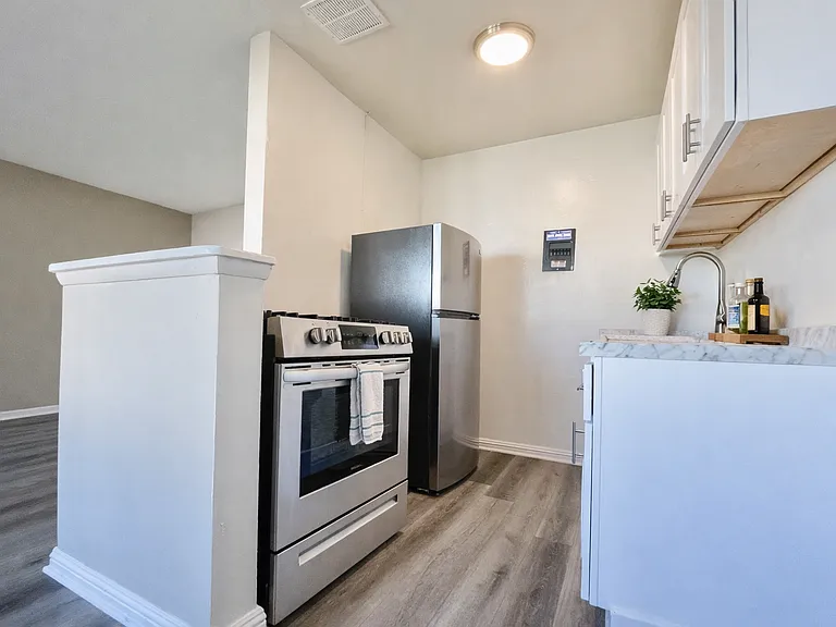 1811 W Sallie Ln #C10 — Photo 6